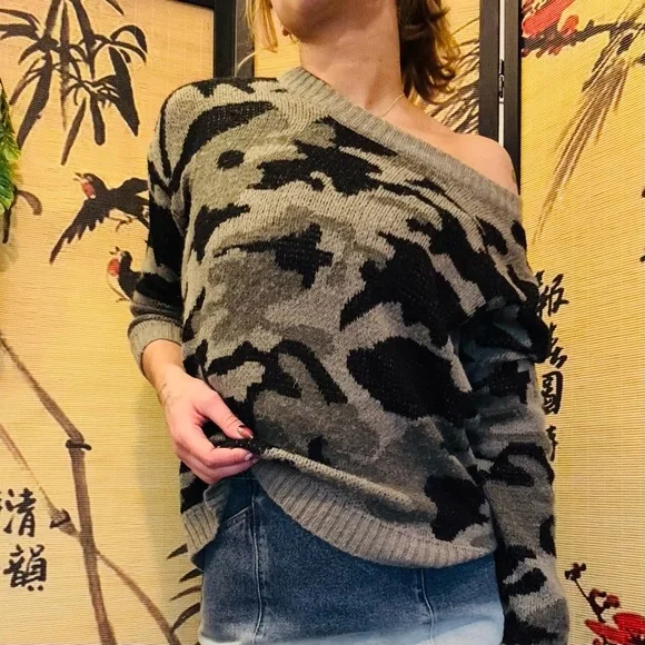 Katsumi Women’s Y2K Retro Camouflage Crewneck Sweater Size M​ - Picture 2 of 12